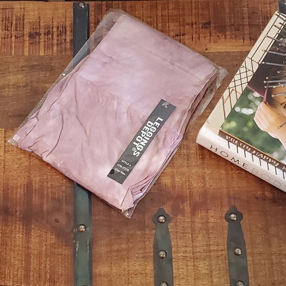 ๐ FINAL MARKDOWN - High Waistband Pink Tie Dye Yoga Leggings ๐ - Picture 4 of 9